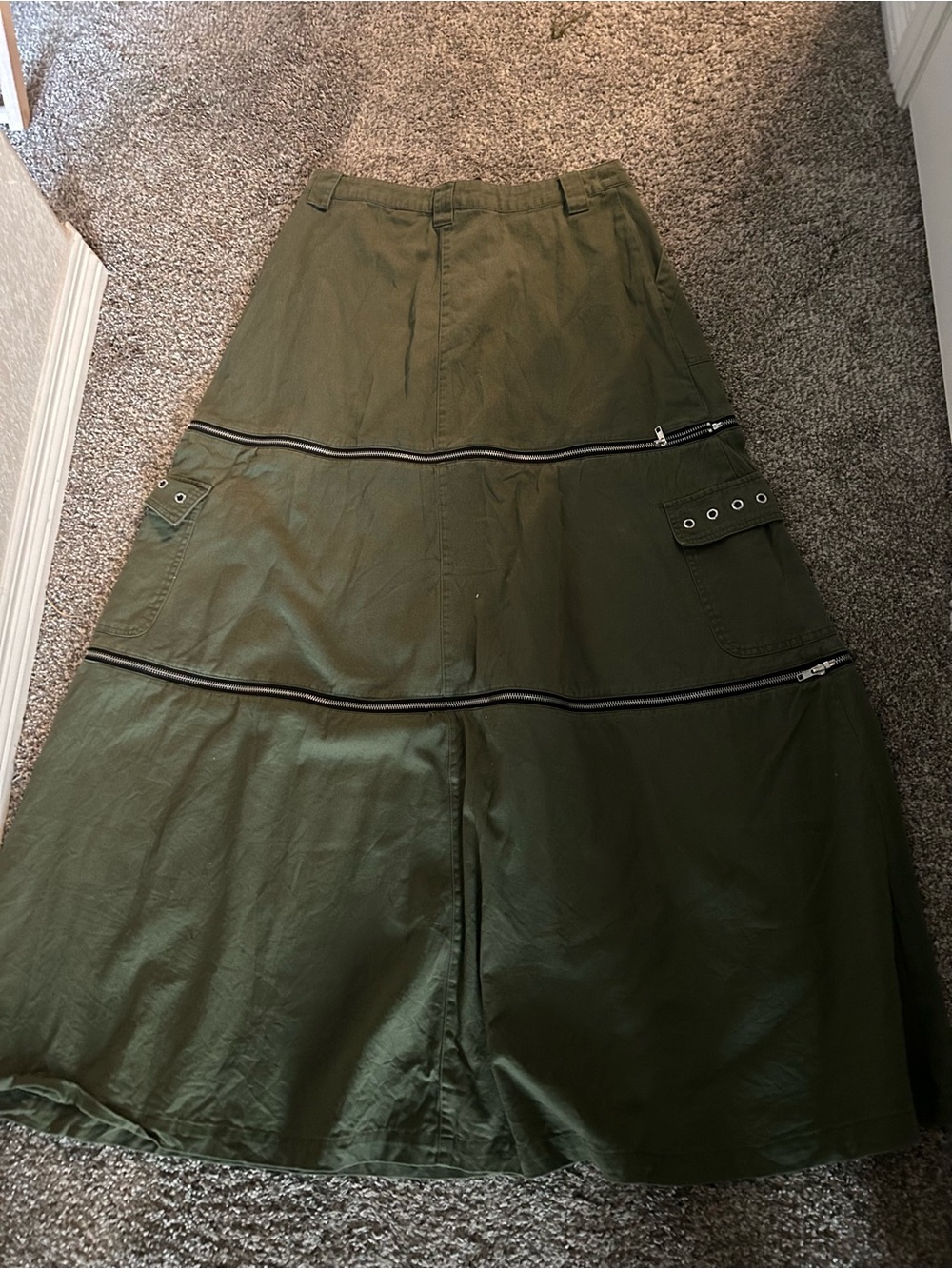 Hot Topic Olive Green A-Line Utility Maxi Skirt - Picture 4 of 4